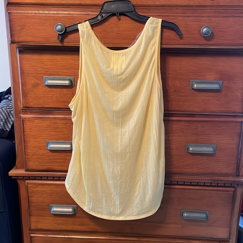 Sleeveless top - Picture 2 of 2